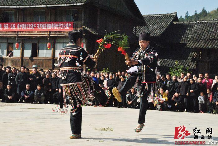 湘桂黔三省侗族芦笙节在通道县举行(组图)