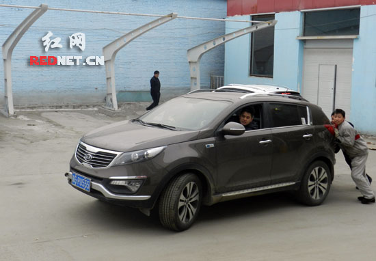 张先生的这台起亚智跑SUV“爆缸”时仅行驶了5100公里。
