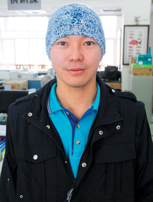 台湾一男子名叫忠卫 从军当上中尉(图)