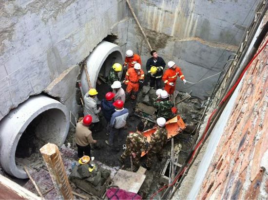 广西南宁一在建地铁发生塌方事故 施工人员被困