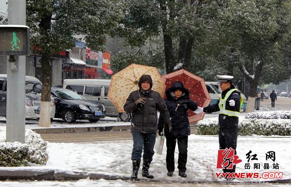 岳阳县力保冰雪天气道路交通安全