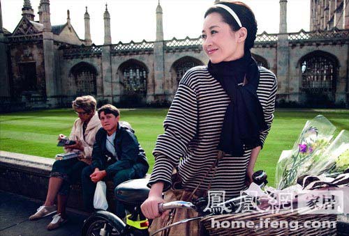许晴变身<em>魅惑</em>性感<em>女王</em>登封面 <em>北京</em>豪宅贵气袭