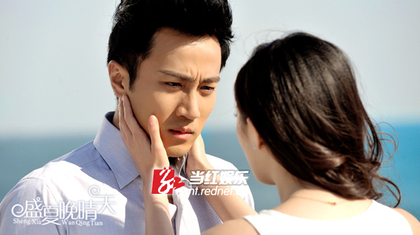《盛夏晚晴天》首播在即 杨幂刘恺威深情对望