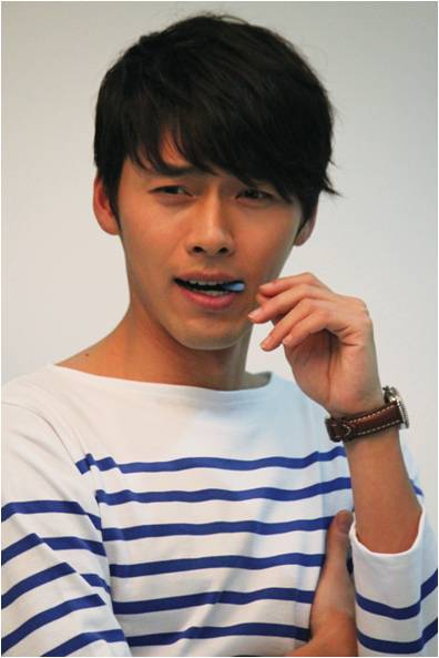 [视频]玄彬退伍后首支广告面世 招粉丝围观