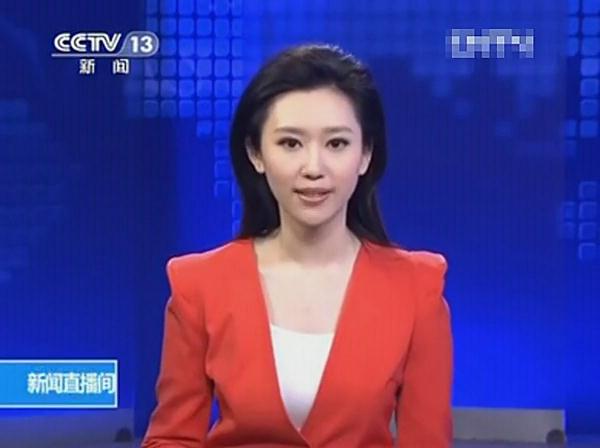 [视频]央视新闻女实习主播外表甜美 网友赞似刘