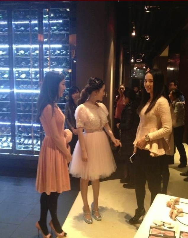 贾乃亮<em>李小璐</em>为<em>女儿</em>办<em>百日宴</em>(组图)_娱乐频道