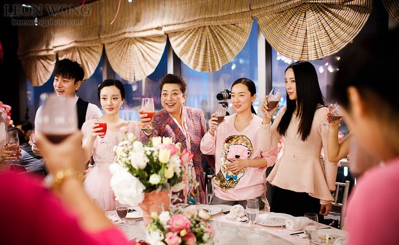 <em>李小璐</em>贾乃亮<em>女儿</em>出生到满月生活照曝光(组图