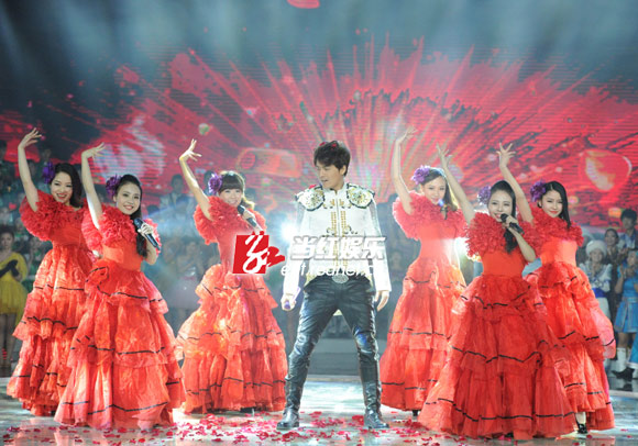 吴克群《梦想合唱团》夺冠 率领宁波队登央视