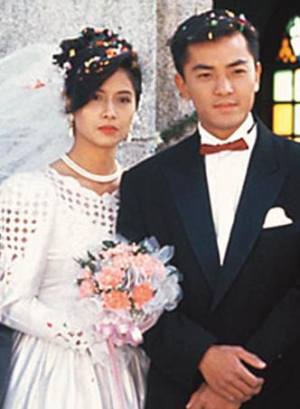 47岁 邵美琪 与小9岁男友牵手逛超市 同返爱巢_