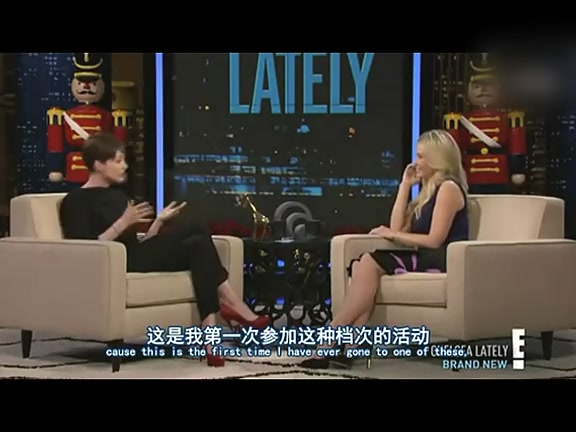 海瑟薇自曝超糗事:误中指fuxk连骂007(视频)