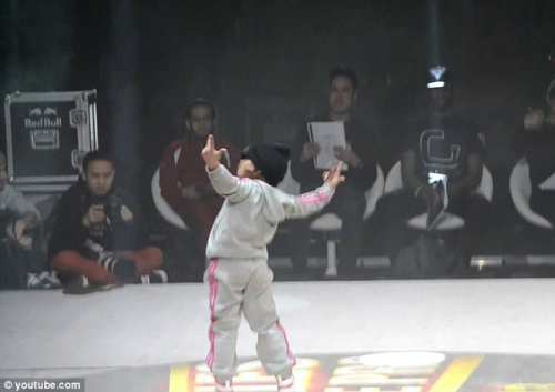 特拉最终斩获“最佳舞者”荣衔。