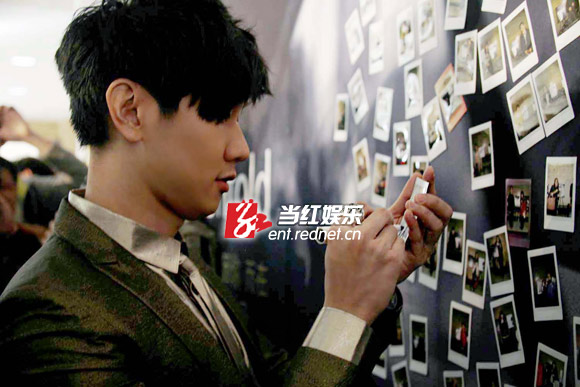 林俊杰发新专辑斥资千万拍微电影 首映礼邀歌