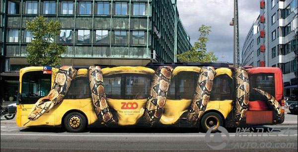 杭州一辆公交车起火+已有三至四人受伤