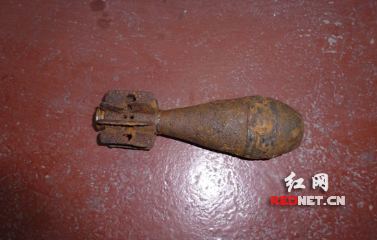 废旧迫击炮弹(图)