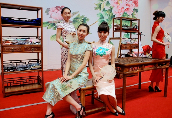 [视频]广州一中学将设淑女班