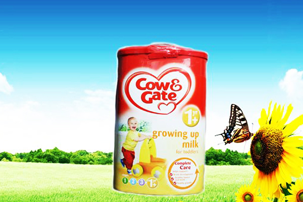 英国加入奶粉限购大军 长沙代购店主转推保健