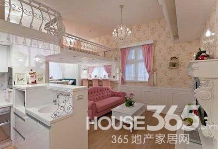 青涩的可爱女孩自拍粉色世界图片