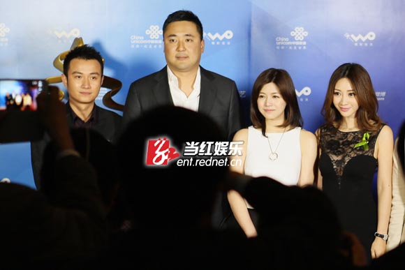 柳岩文章陈妍希《不二神探》组合亮相 为雅安