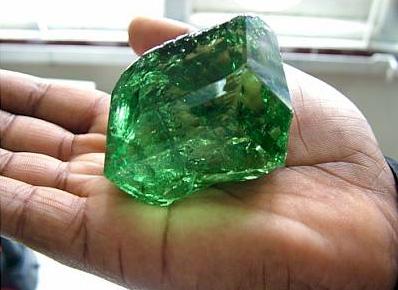 翠榴石(Demantoid)--钙铁榴石