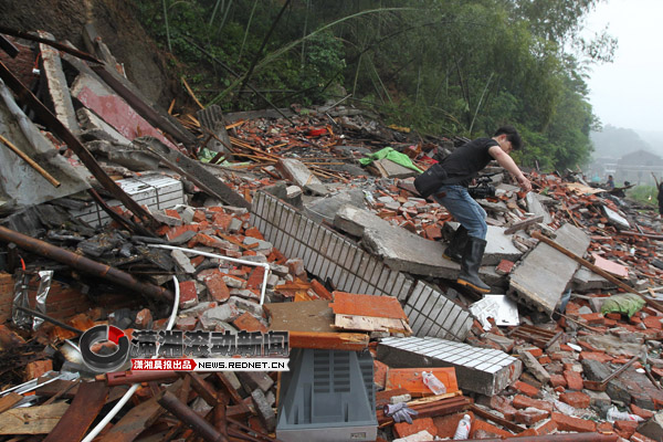 益阳山体滑坡续:政府将帮助村民重建房屋[图]