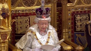 英国女王支持收紧移民法规强调吸引有贡献移民