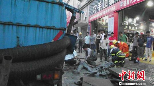 广西梧州掏粪工无防护作业3人中毒1死2伤