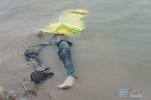 司机撞飞12岁男孩 将其装入编织袋抛进黄河(图)