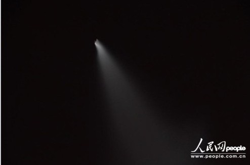 13日晚9点左右,南部多省份网友观察到火箭状飞行物。