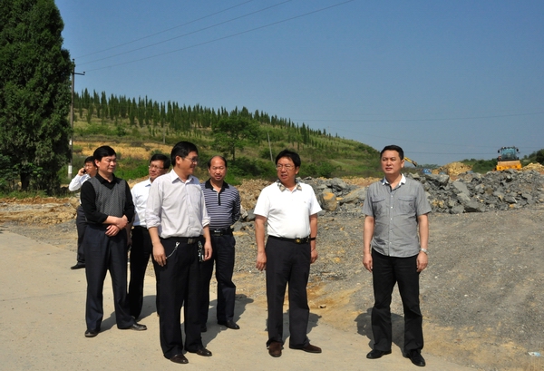 新田县委书记龚新智调研交通和城市规划建设工作