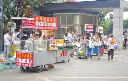 四川26名学生上吐下泻 或为校外餐馆食物中毒