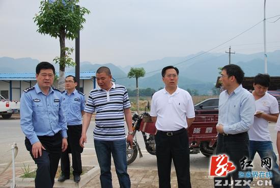 胡志文深入联系点调研 落实“双联双解六攻坚”主题活动