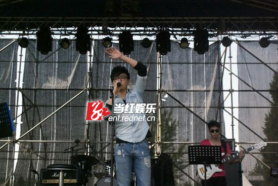 李尚尚草莓音乐节精彩演出