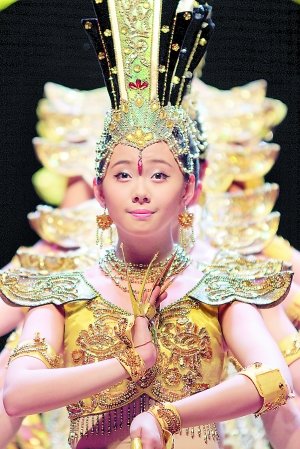 20岁重庆聋哑女孩接班邰丽华领舞《千手观音》