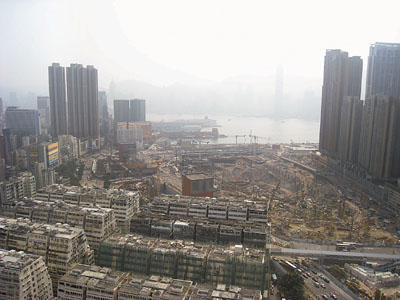 港府表示,高铁工程预留54亿元港币应急费用,相信足以应付申索开支,强调项目不会超支。图为高铁西九总站地盘。香港文汇报图