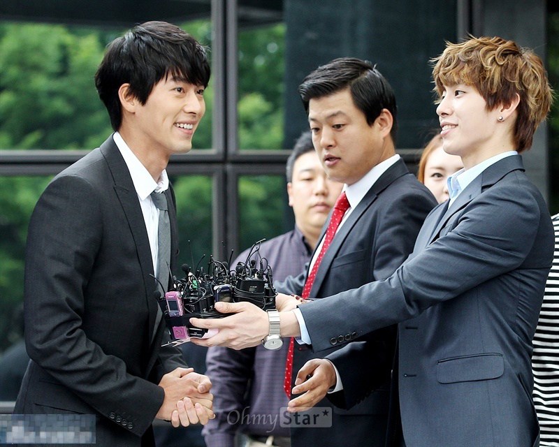 玄彬张东健到场祝贺