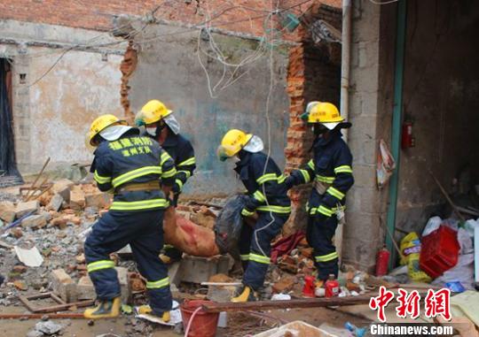 福建平和一工人拆迁中被水泥横梁砸中身亡（图）