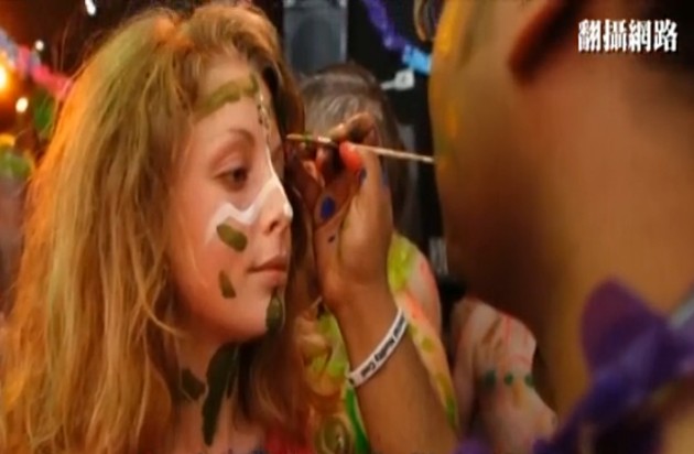 <em>男女</em>脱光光赤裸<em>互</em>画