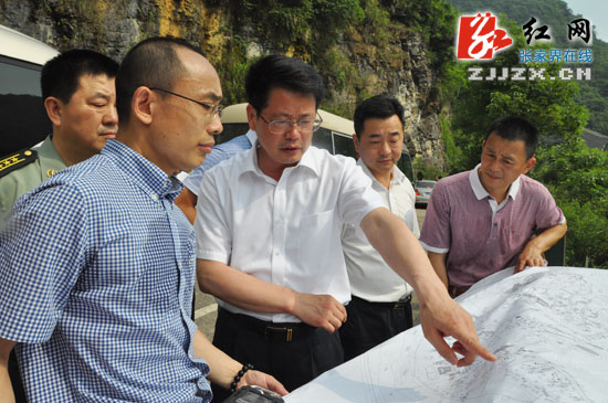 杨光荣率“双联双解六攻坚”区县指导一组深入慈利县调研