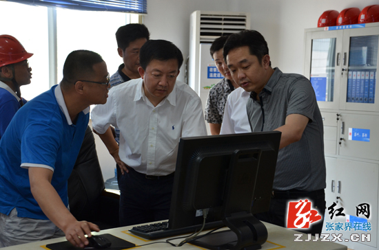 程丹峰深入桑植县检查防汛抗旱工作