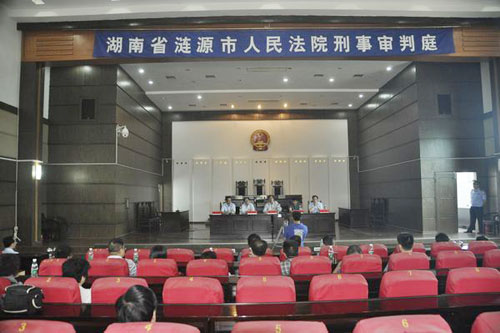 31日讯(通讯员 梁成文 聂益民)为严厉打击"两抢一盗"等侵财型犯罪活动