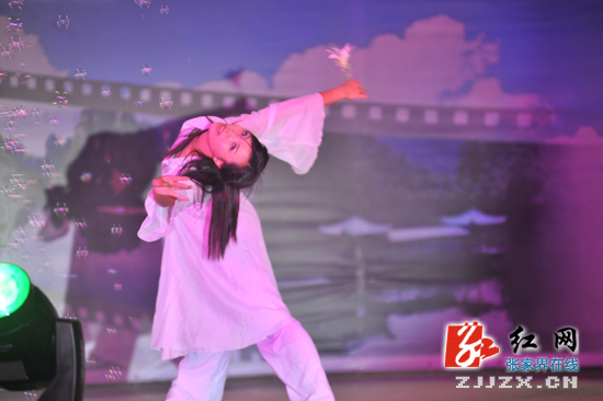 张家界第七届大学生导游风采大赛圆满落幕（组图）