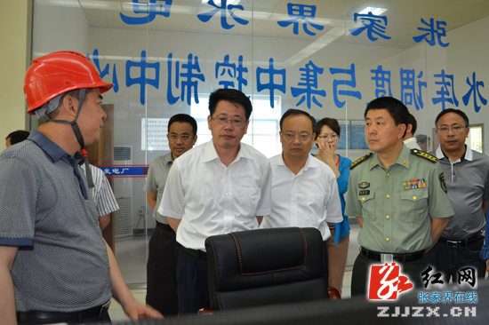 杨光荣:做好防汛工作 确保万无一失