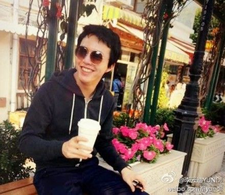 2013年1月14日李云迪澳门路边留影