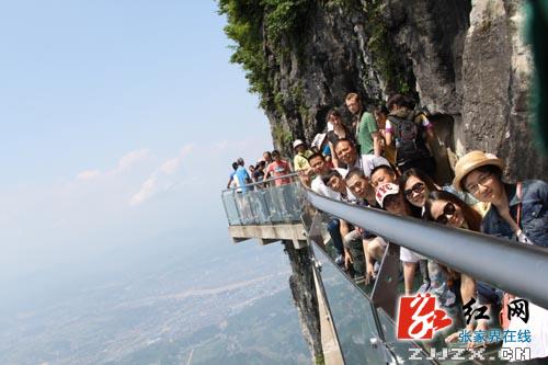 “白天登天门，晚上看狐仙”成热门避暑游线