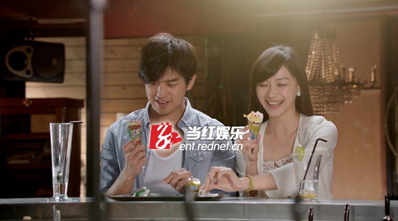 陈柏霖与女友相处时光