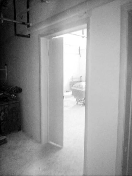 原有的太平间被扒了,又新建了一个