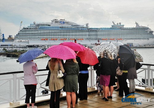 英豪华游轮皇家公主号开始处女航 凯特当教母