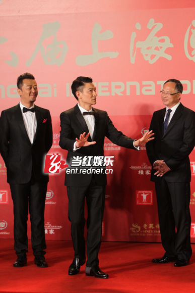 现场示范“盲探”查案