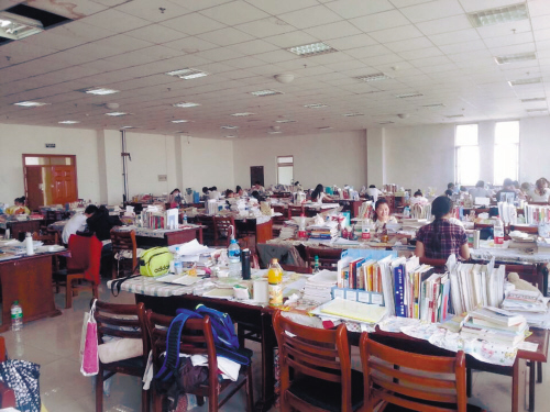 小偷拎拉杆箱到辽大图书馆偷书 学生质疑门禁无用