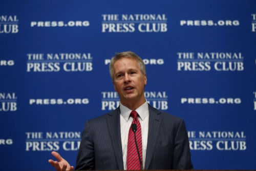 美联社总裁谴责美司法部擅取通联捍卫新闻自由